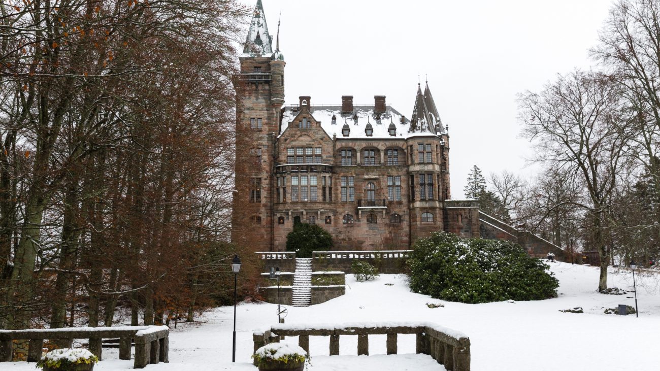 LANDA PÅ ETT SAGOSLOTT 